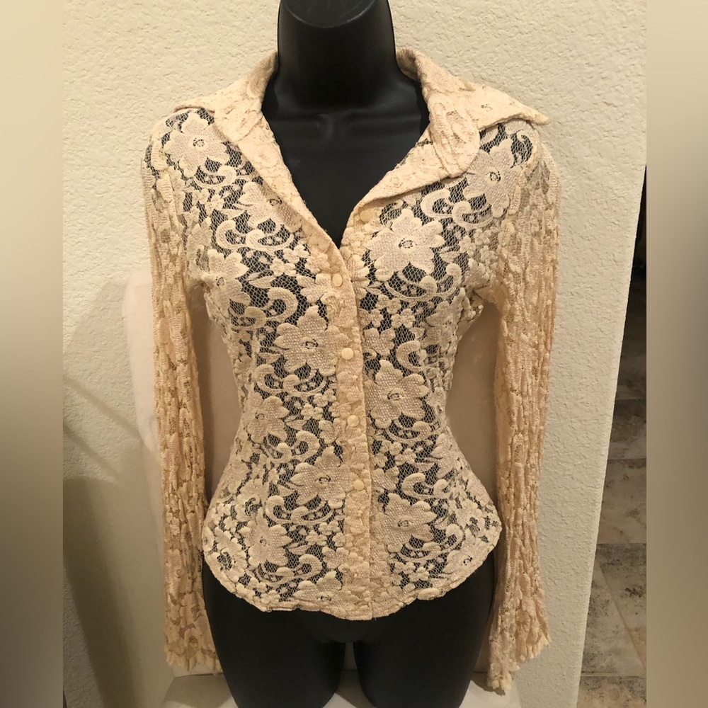 LACE BLOUSE BY BEBE